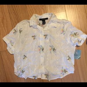 ⭐️BUY 2 GET 1 FREE⭐️ NWT EMBROIDERED CROP TOP